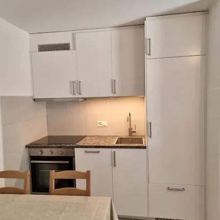 2-bedroom Condo, Terrace & Indoor Parking Crans-Montana